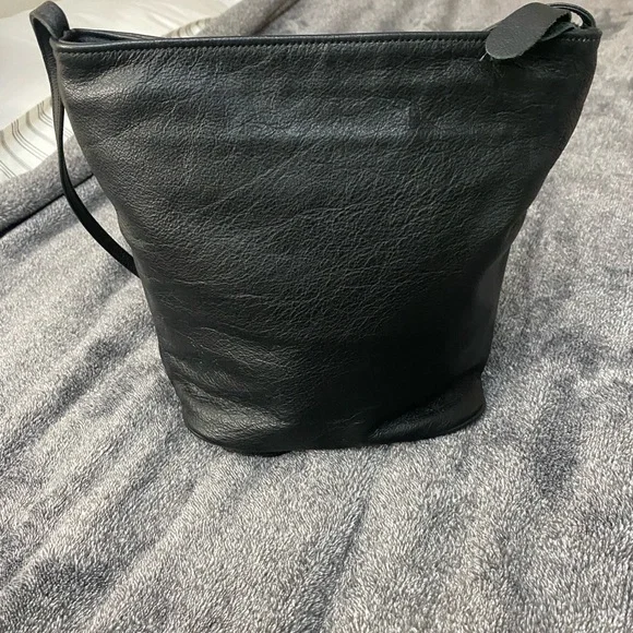 Cc Whiting Leaf Leather Black and Brown Crossbody Bag - Picture 2 of 10